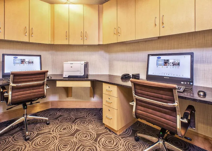 Hampton Inn & Suites Madison - West