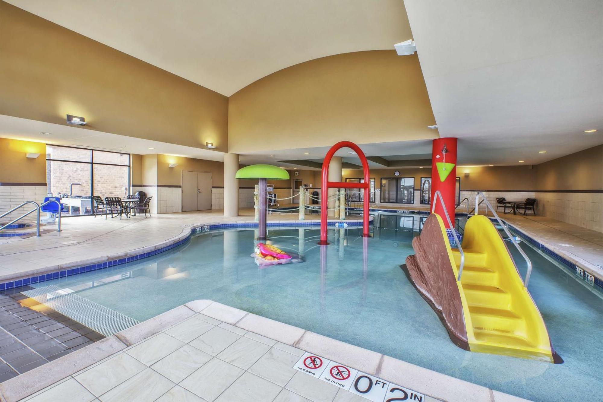 Hotel Hampton & - West 3*